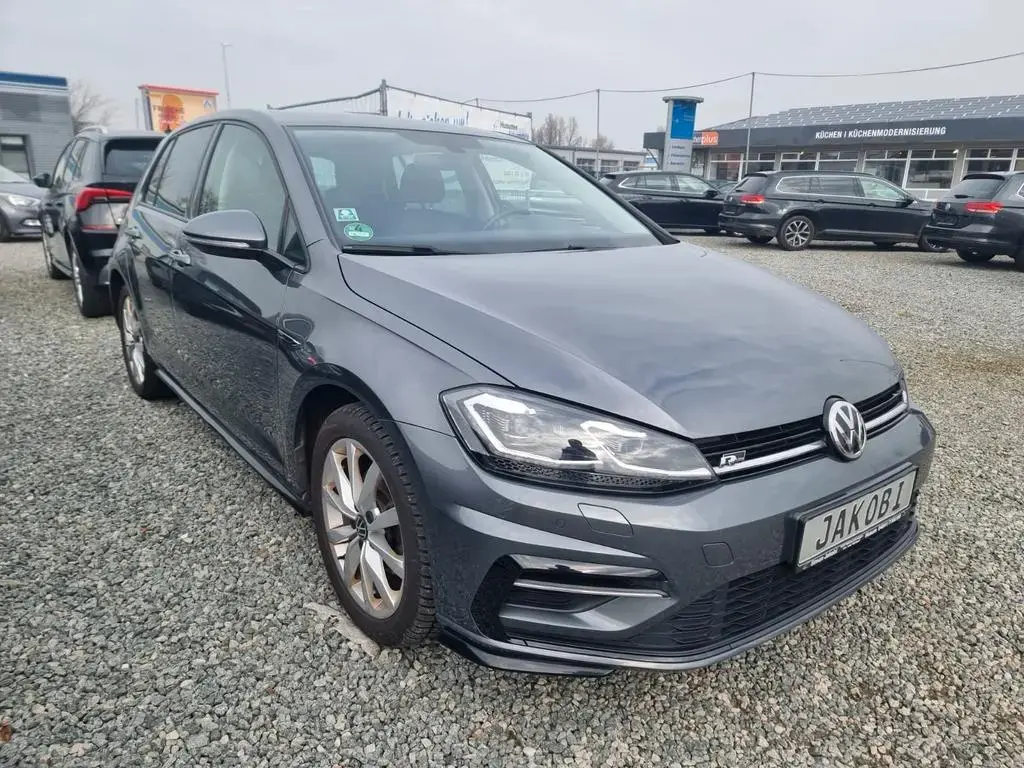 Main__Slider__Photo:Volkswagen Golf VII 1.5 Highline R-Line Front Assist NAVI 07/2019-1