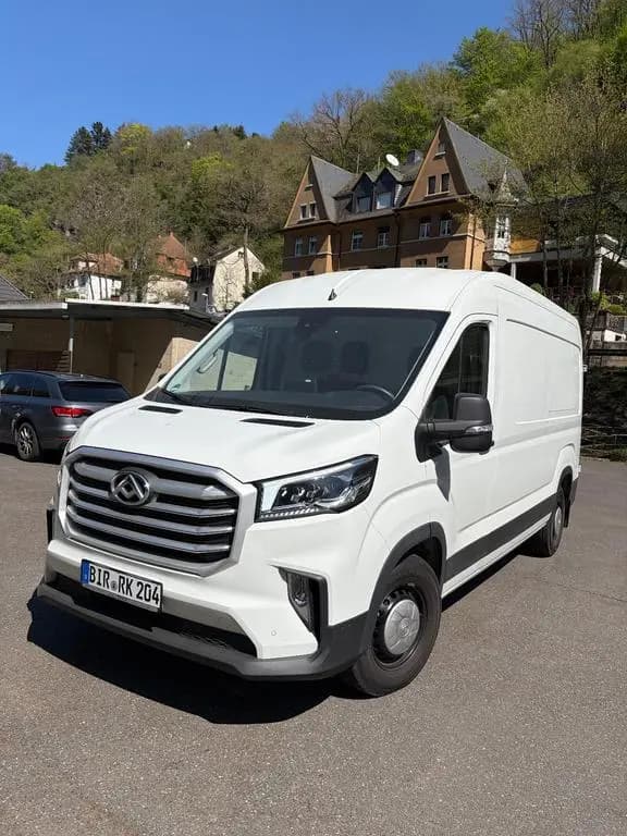Main__Slider__Photo:Maxus Deliver 9 Sprinter mit AK und Innenverkleidung 05/2025-0