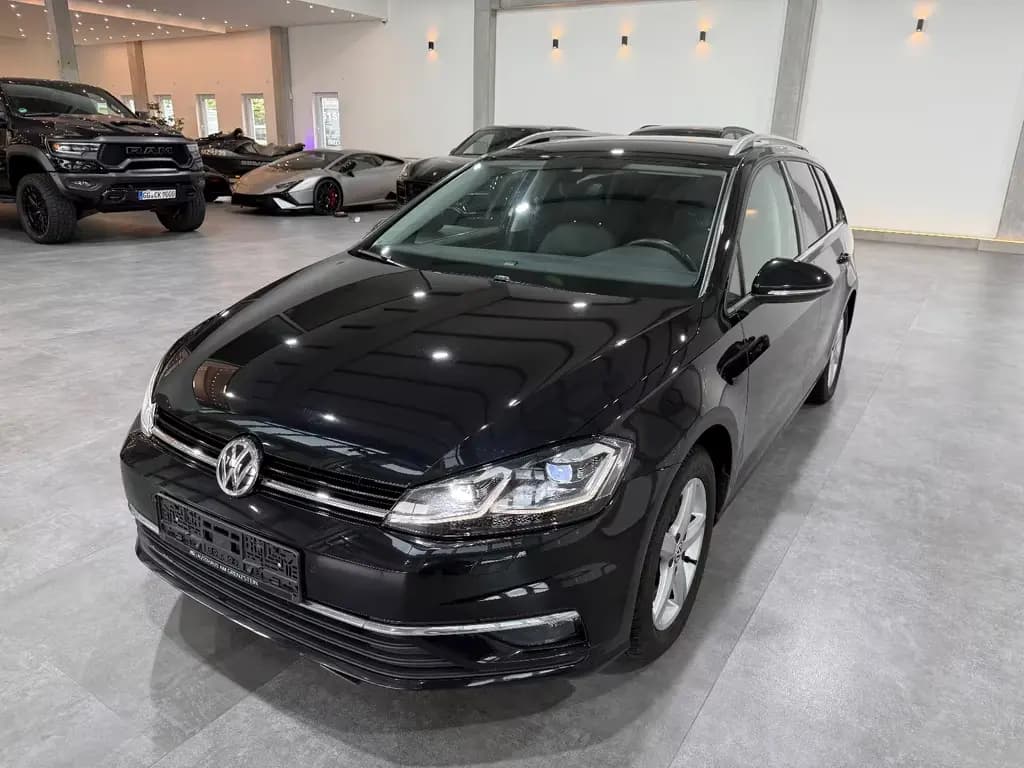 Main__Slider__Photo:Volkswagen Golf VII Variant Highline*LED*8Fach*AHK*Ergo* 04/2017-0
