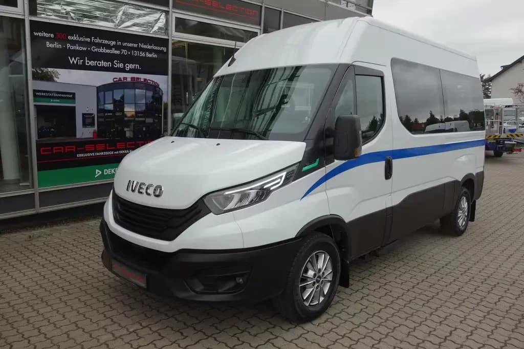 Main__Slider__Photo:Iveco Other Daily 3.0 CNG BUS L2H2 eTÜR/LED/KAM/9-SITZER 07/2024-0