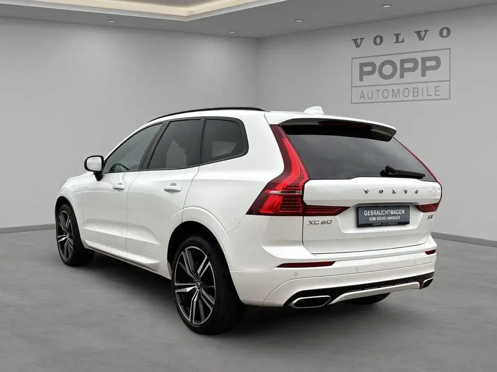Main__Slider__Photo:Volvo XC60 B5 AWD R Design 4xSHZ ACC CAM H/K LHZ STDHZ 10/2020-1