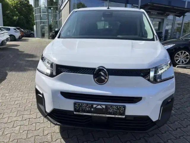 Main__Slider__Photo:Citroën Berlingo Plus M Digitales Cockpit LED Apple CarP 03/2026-1