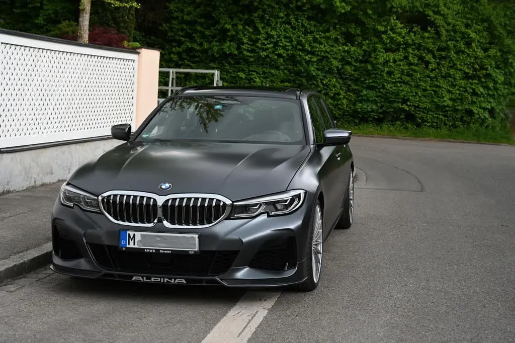 Main__Slider__Photo:ALPINA B3 3.0 Allrad Touring - Dark Frozen; Pan AHK HK 02/2022-0