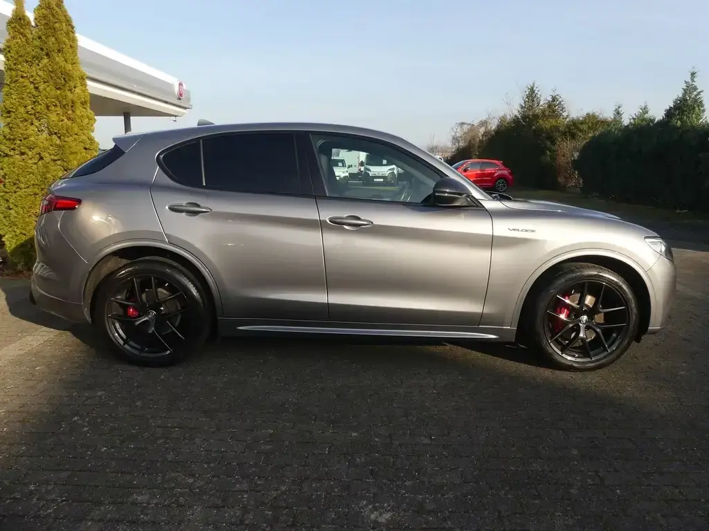 Main__Slider__Photo:Alfa Romeo Stelvio VELOCE Q4 2.2 JTDM NAVI KAMERA ASSISTENZ 08/2020-1