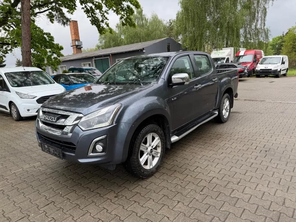 Main__Slider__Photo:Isuzu D-Max 08/2017-0