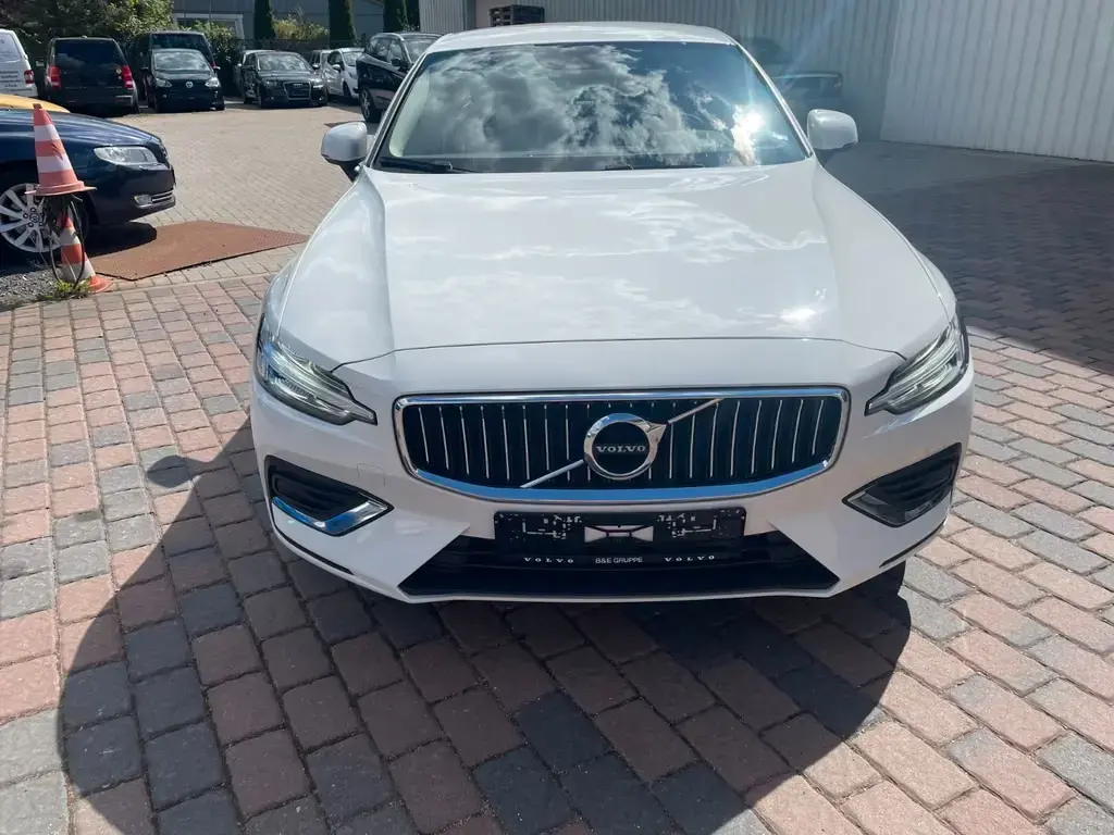 Main__Slider__Photo:Volvo S60 B4 Inscription NAVI, Leder, DAB, 04/2022-1