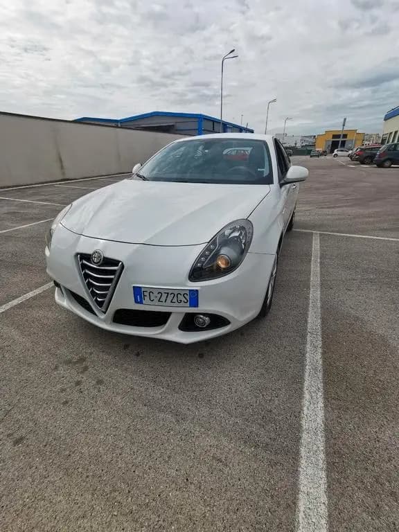 Main__Slider__Photo:Alfa Romeo Giulietta 1.4 Turbo 105 CV Progressio 12/2015-0