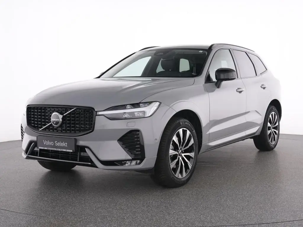 Main__Slider__Photo:Volvo XC60 B5 AWD PLUS DARK FAP+HKSOUND+360°+PANO+LM+ 11/2024-1
