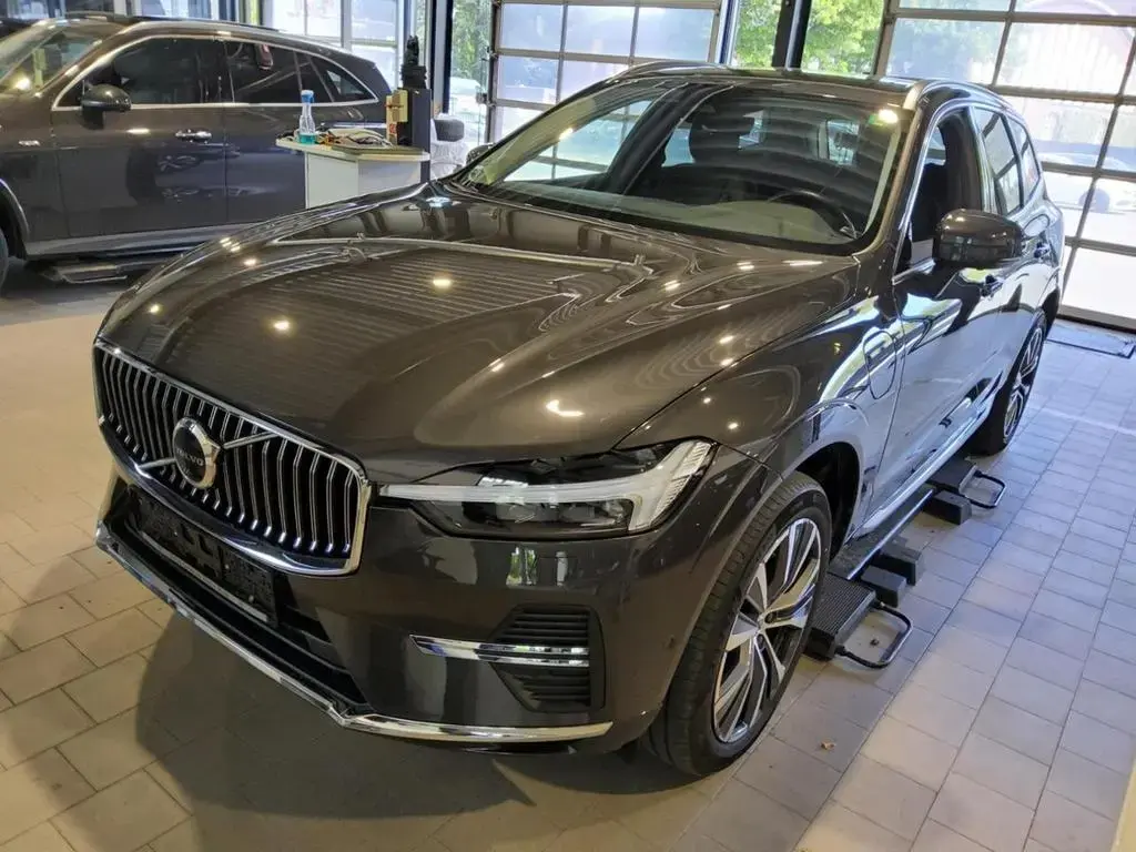 Main__Slider__Photo:Volvo XC60 T8 Recharge Inscription+360°+FAP+PANO+20 04/2022-1