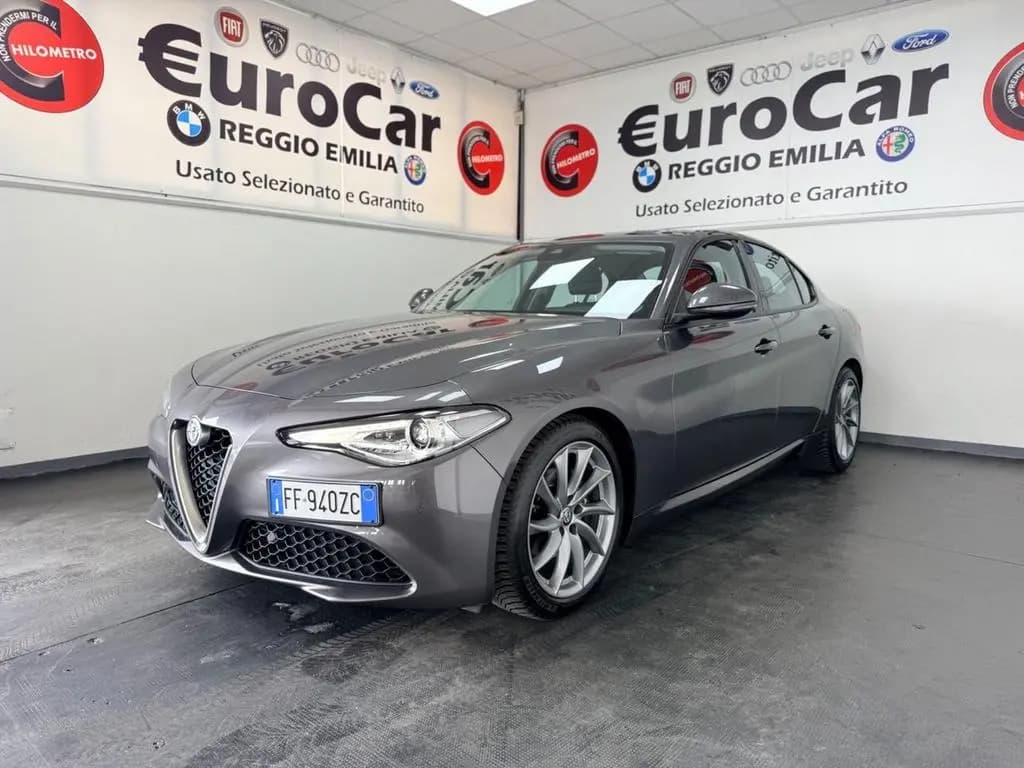 Main__Slider__Photo:Alfa Romeo Giulia 2.2 Td MANUALE 150 CV Super 10 10/2016-0