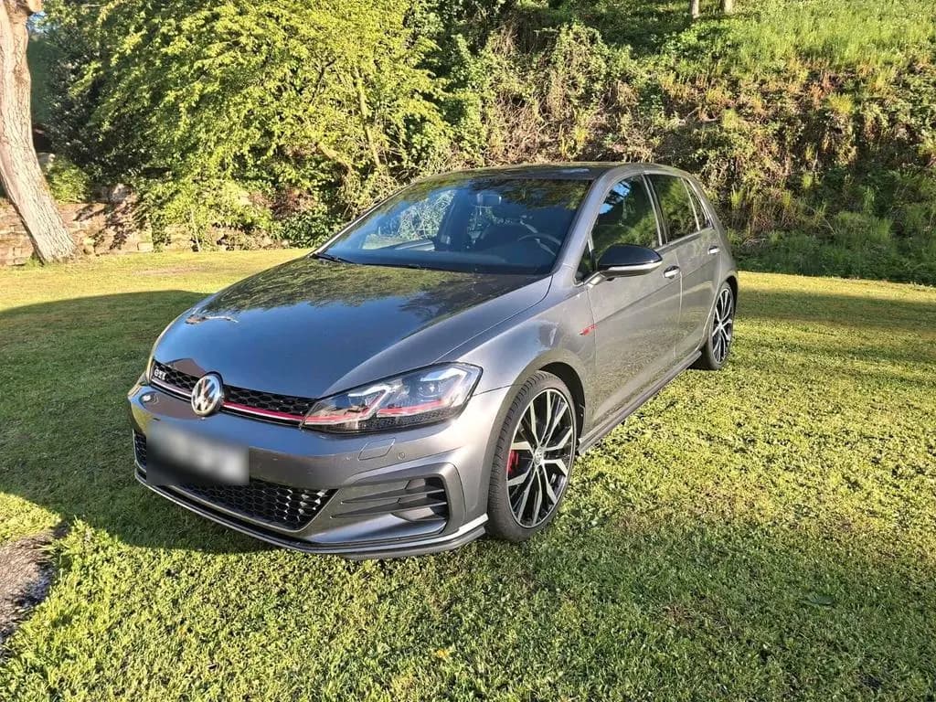 Main__Slider__Photo:Volkswagen Golf 7 GTI 10/2017-0