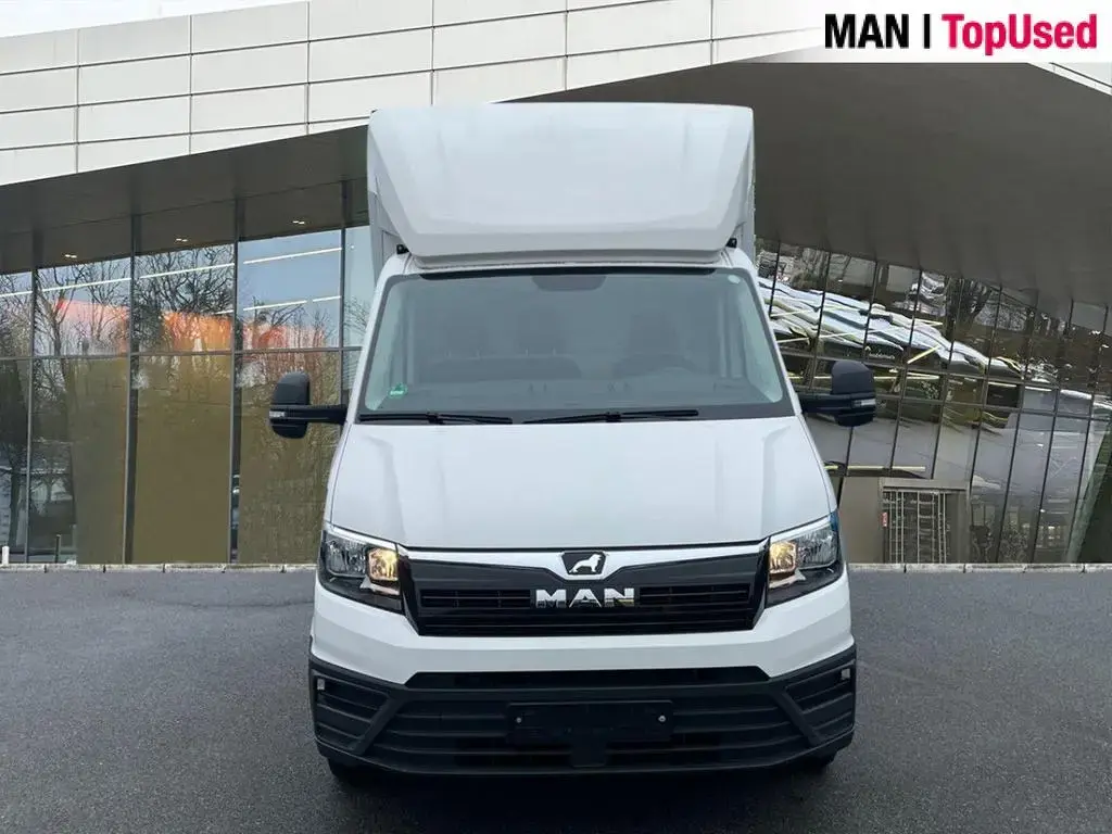 Main__Slider__Photo:MAN TGE 3.140 4X2F SB Koffer 06/2023-1