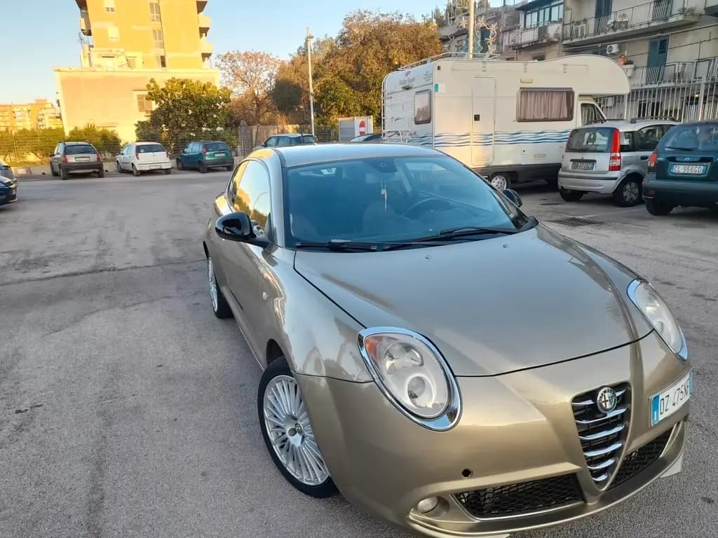 Main__Slider__Photo:Alfa Romeo MiTo 1.6 JTDm 16V Distinctive Sport P 02/2010-0