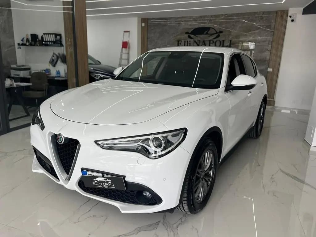 Main__Slider__Photo:Alfa Romeo Stelvio 2.2 Turbodiesel 180 CV AT8 RW 12/2017-0