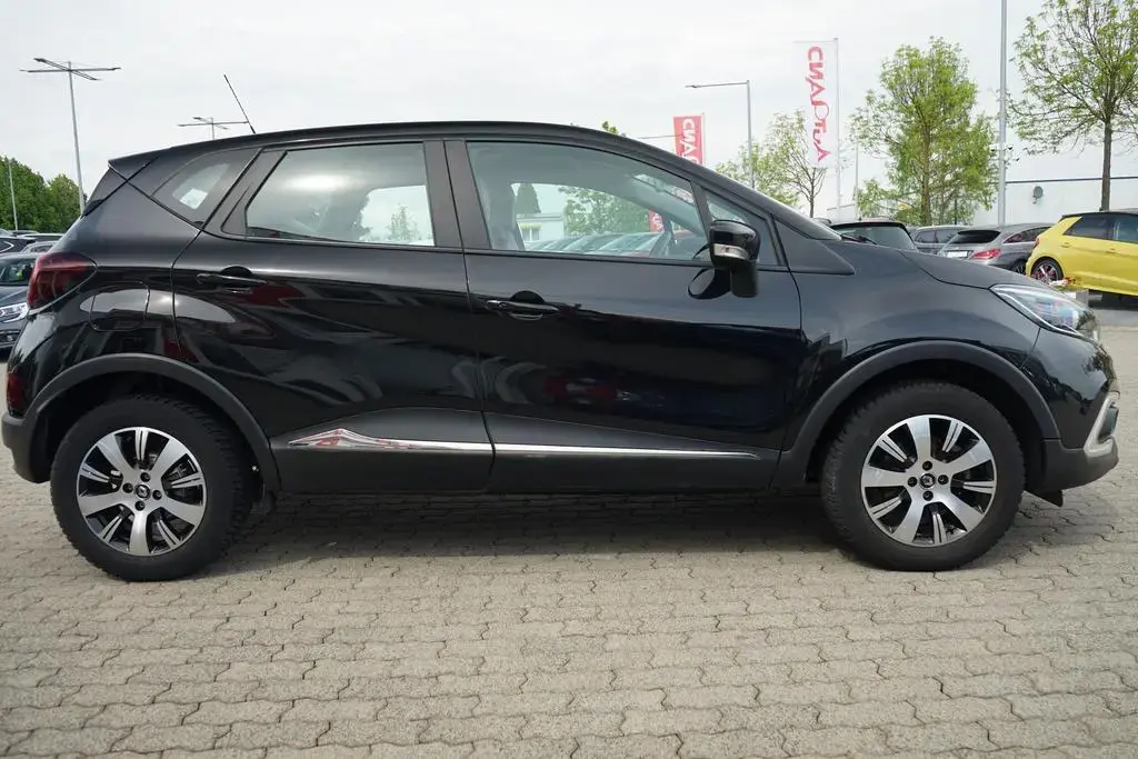 Main__Slider__Photo:Renault Captur 1.2 TCE Intens Klimaaut. Navi Kamera DAB 01/2018-1