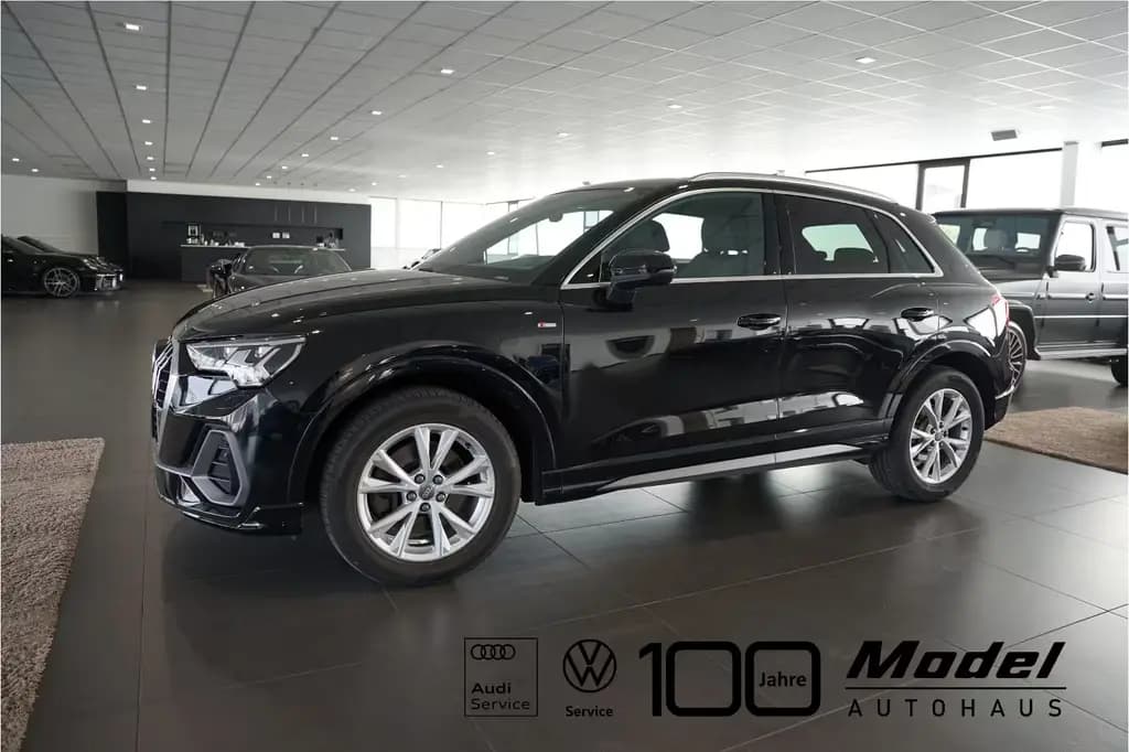 Main__Slider__Photo:Audi Q3 40 TFSI quattro S line | MMI Navi | Matrix 06/2019-0