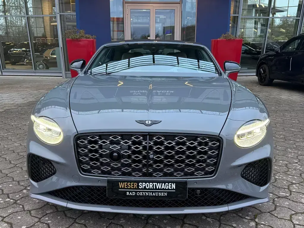 Main__Slider__Photo:Bentley Continental GTC V8 Hybrid Mulliner/MY26/Touring 01/2026-1