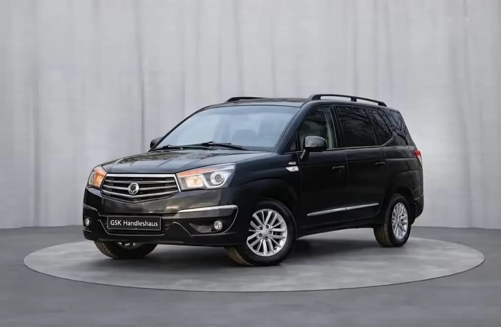 Main__Slider__Photo:Ssangyong Rodius Sapphire 4WD/7-Sitze/Leder/AHK/Top 10/2013-0