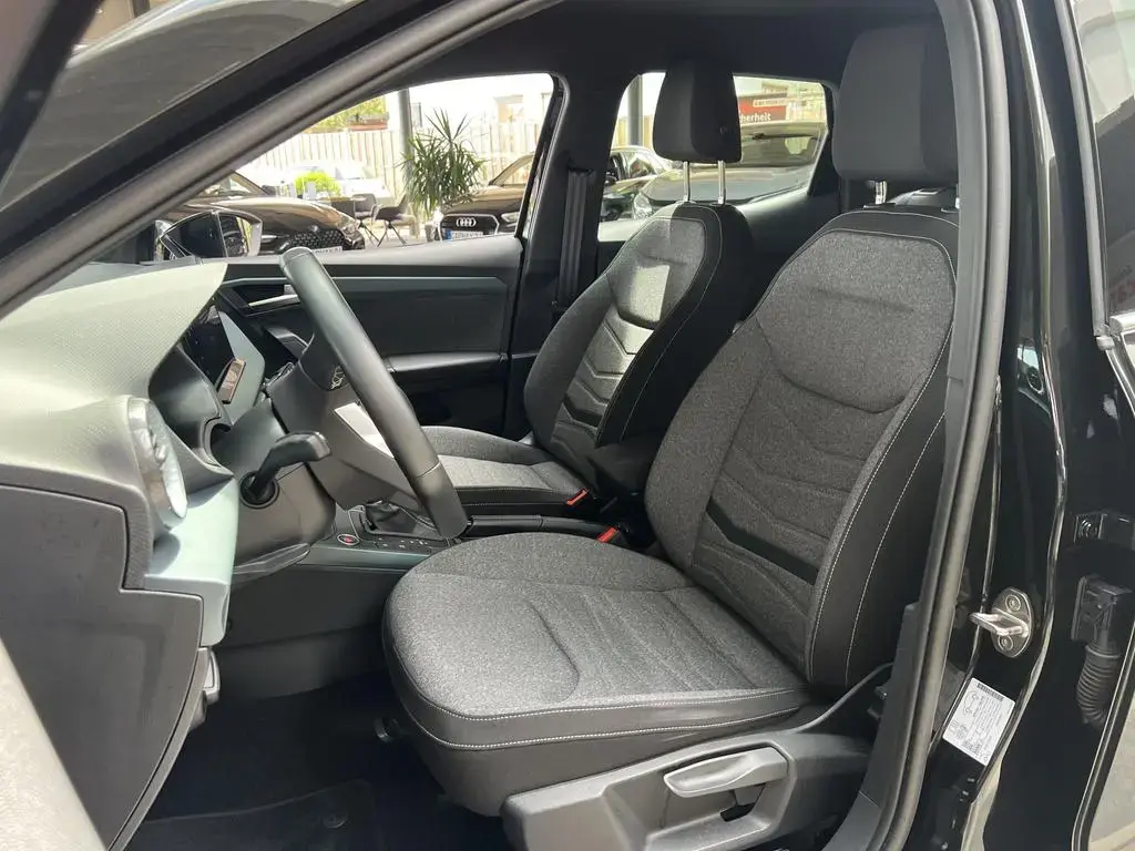 Main__Slider__Photo:Seat Arona 1.0TSI DSG Xperience Navi LED CarPlay DAB 05/2024-1