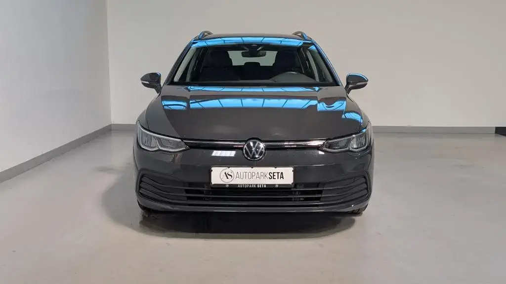Main__Slider__Photo:Volkswagen Golf VIII 2.0TDI DSG Var. Life AID*ACC*LANE*SHZ 07/2022-1