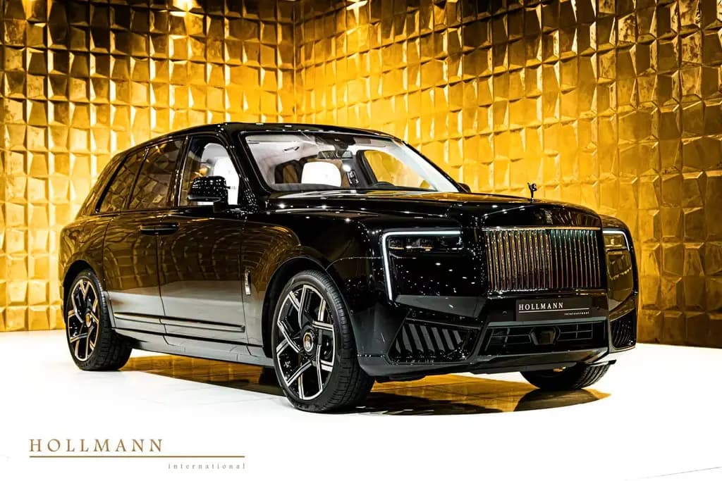 Main__Slider__Photo:Rolls-Royce Cullinan SERIES II BLACK BADGE +MY2026+ BESPOKE null-0