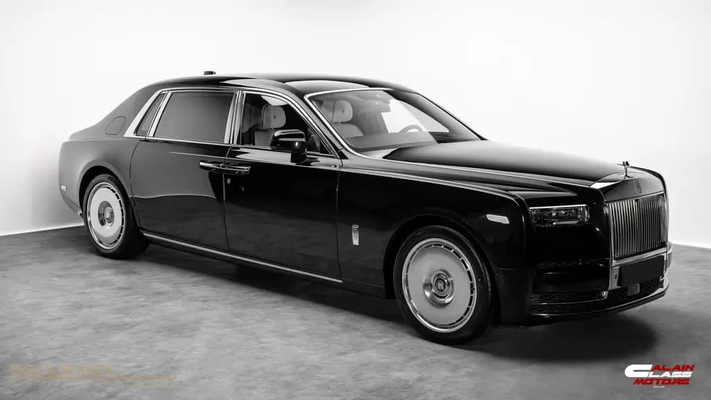 Main__Slider__Photo:Rolls-Royce Phantom EWB +Shooting Star+Bespoke+ null-0