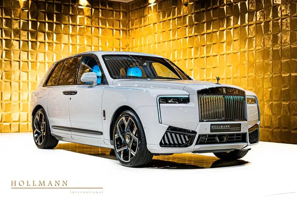 Main__Slider__Photo:Rolls-Royce Cullinan SERIES II + BLACK BADGE + MY2026 null-0