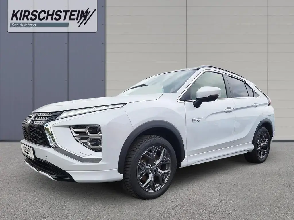 Main__Slider__Photo:Mitsubishi Eclipse Cross Plug-In Hybrid Top WR Leder Pano H 05/2022-1