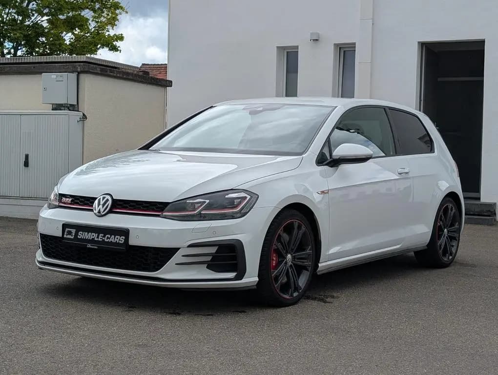Main__Slider__Photo:Volkswagen Golf VII Lim. GTI Performance*LED*ASSIST*KAM*STH 12/2018-0