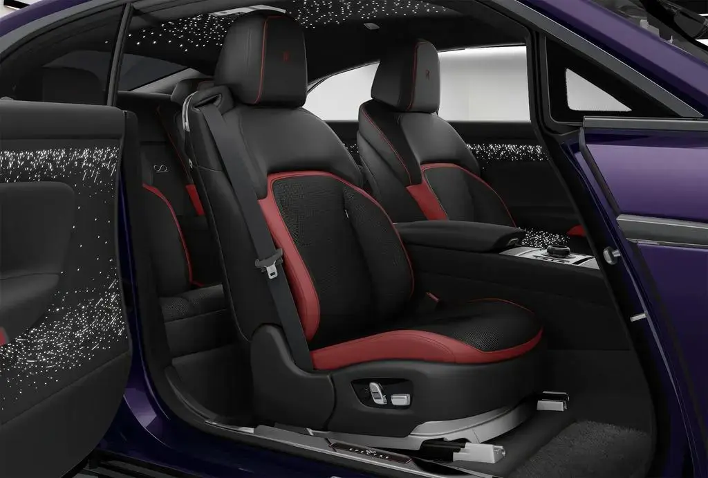 Main__Slider__Photo:Rolls-Royce Spectre Black Badge Full MY26 null-1