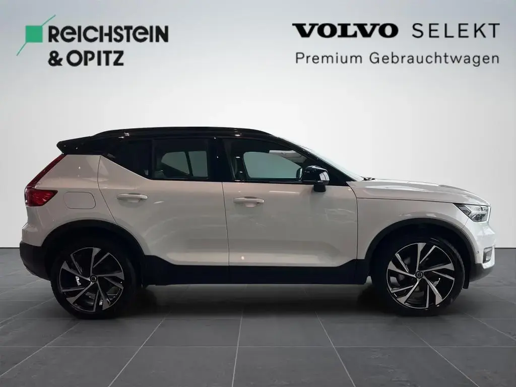Main__Slider__Photo:Volvo XC40 T5 AWD R Design AWD 02/2018-1