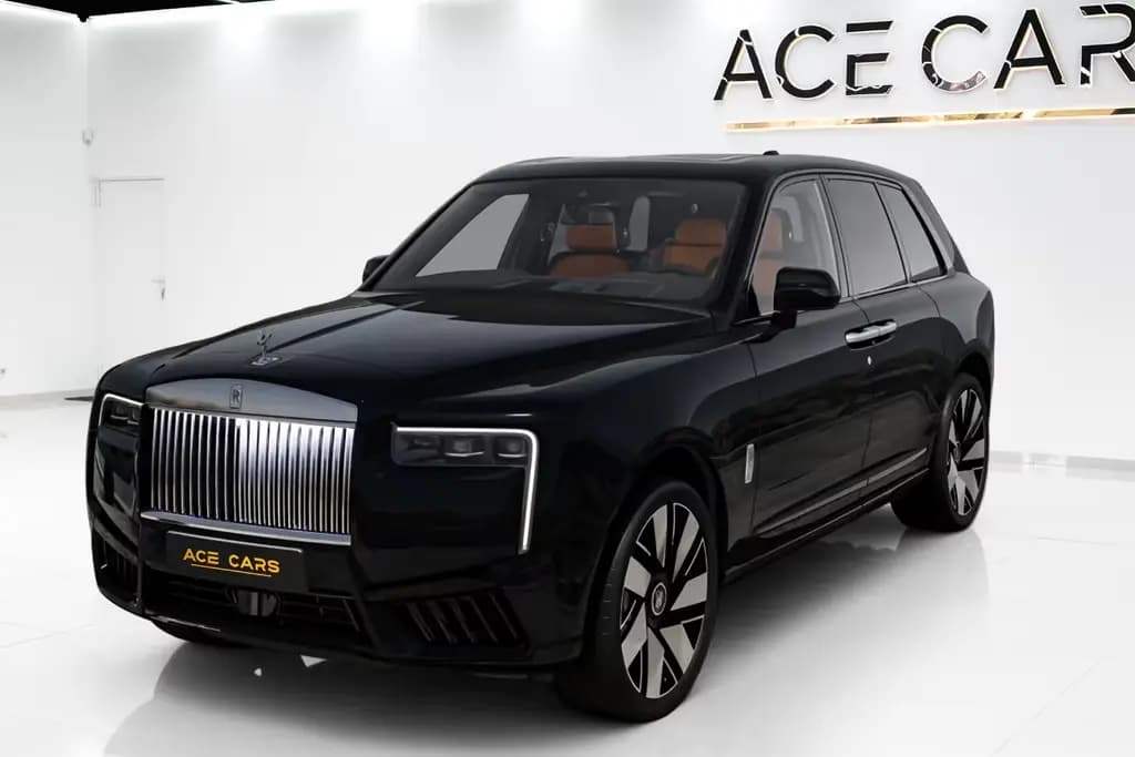 Main__Slider__Photo:Rolls-Royce Cullinan Production 2026 5 seats null-0