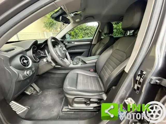 Main__Slider__Photo:Alfa Romeo Stelvio ALFA ROMEO Stelvio 2.2 Turbodiesel 190 CV AT8 RW 11/2018-1