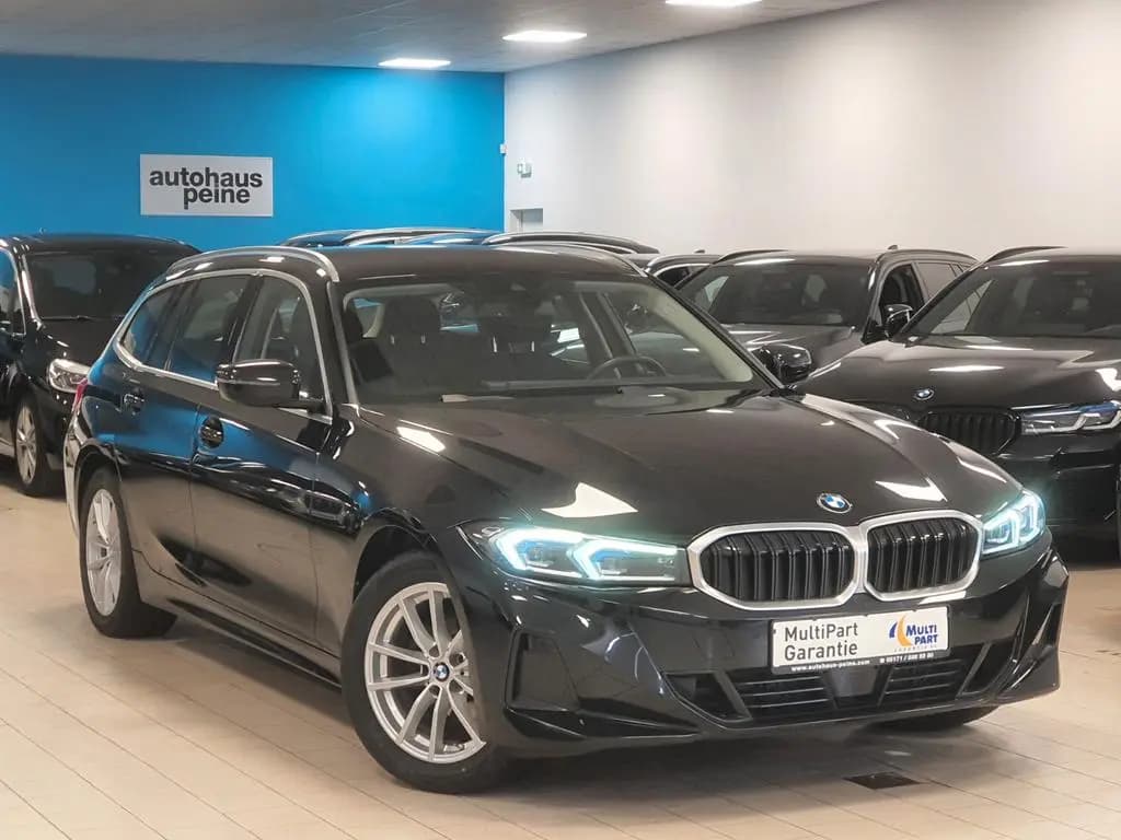 Main__Slider__Photo:BMW 320 d SAG/AHK/StandHeiz/Stop&Go/ParkAssist 02/2023-0