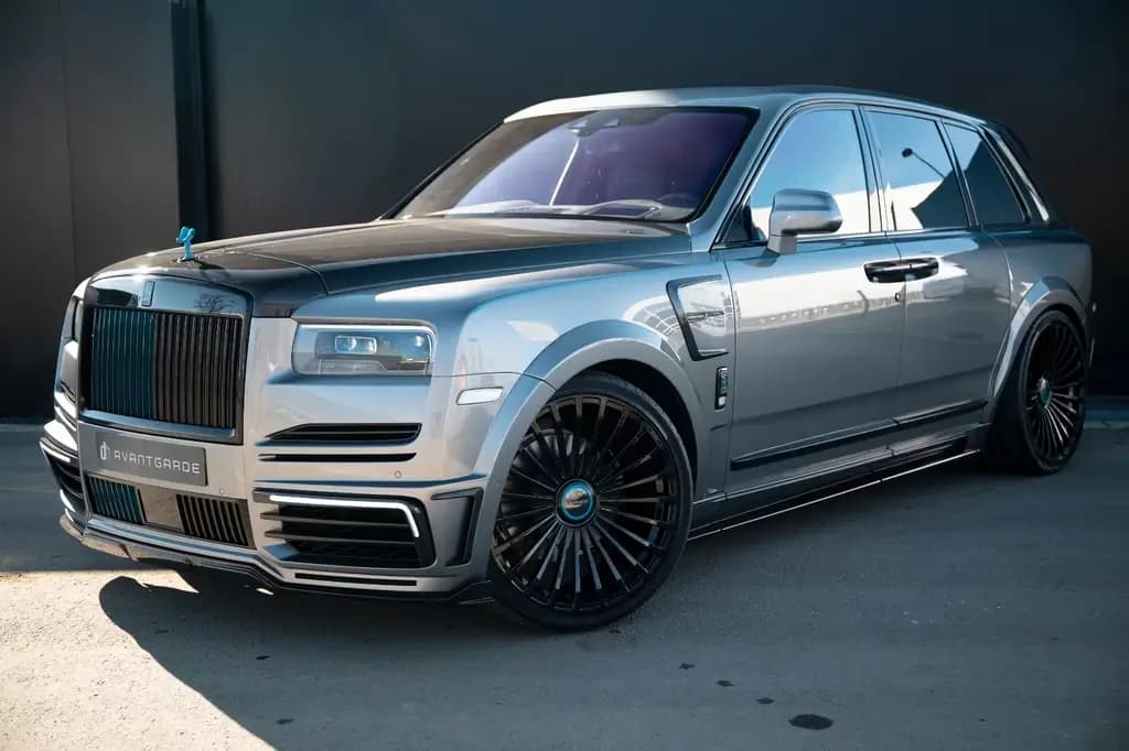 Main__Slider__Photo:Rolls-Royce Cullinan MANSORY WIDE BODY STARLIGHT MASSAGE 24 06/2021-0