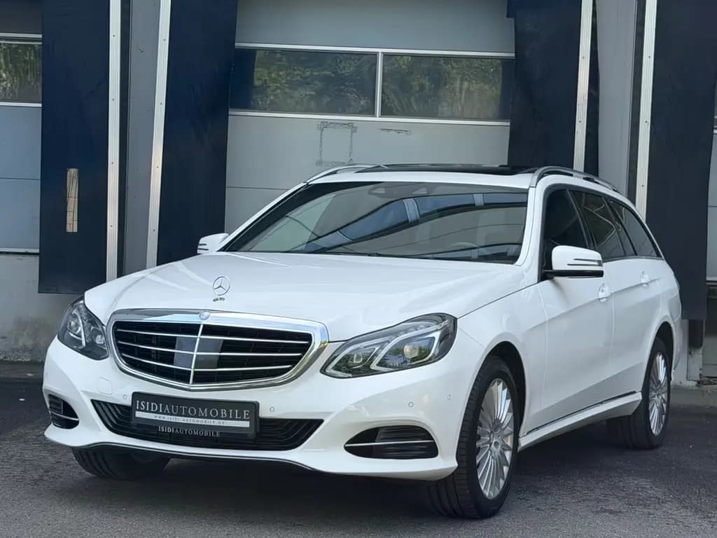 Main__Slider__Photo:Mercedes-Benz E 250 CGI BlueEfficiency LED AHK Distronic 11/2013-0