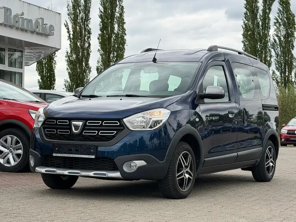 Main__Slider__Photo:Dacia Dokker TCe115 Stepway AluTempSiheizPDCAllweReif 06/2019-1