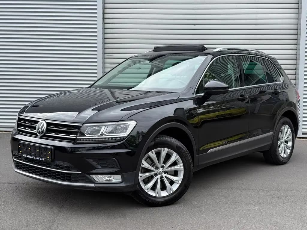 Main__Slider__Photo:Volkswagen Tiguan Highline 4Motion ACC AHK Nav SHZ Pano LED 05/2017-0