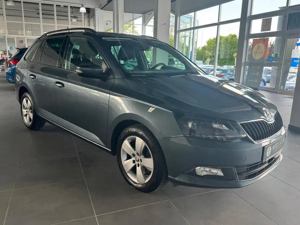 Main__Slider__Photo:Skoda Fabia Combi Style*Klimaautomatik*AHK.1.Hand 02/2018-0