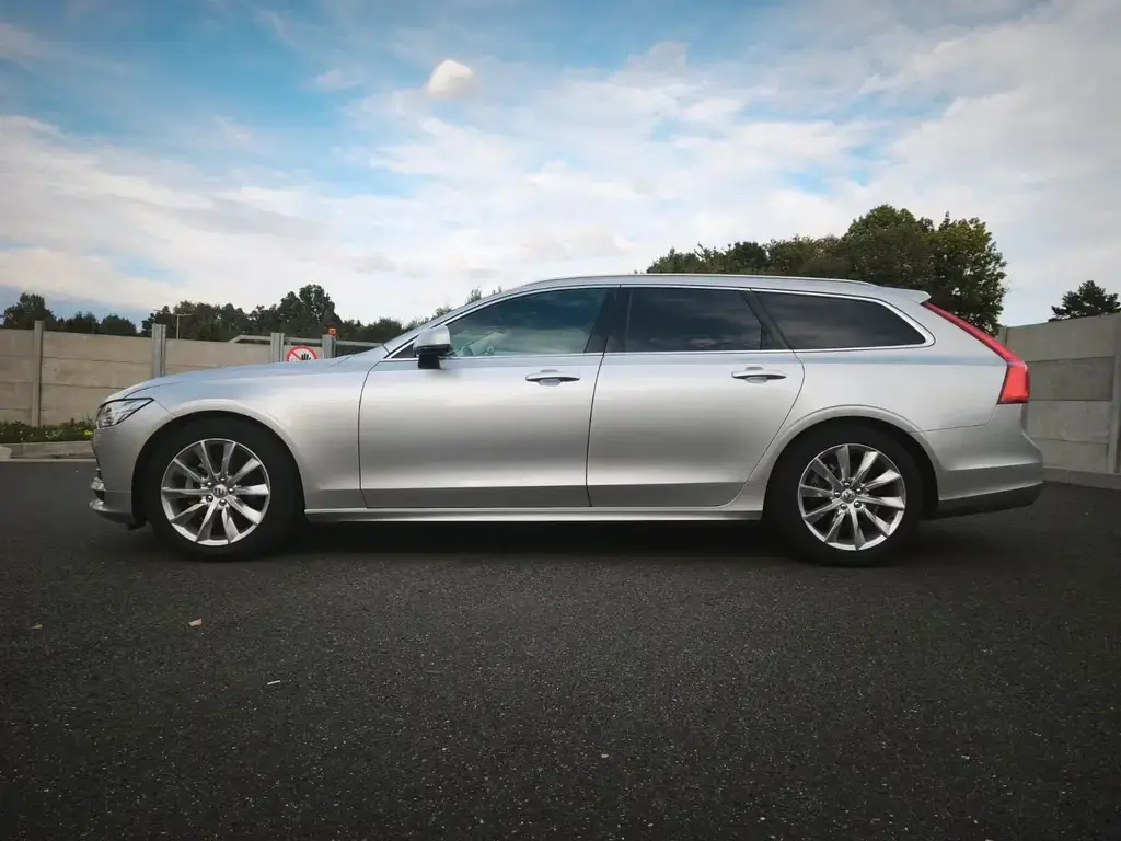 Main__Slider__Photo:Volvo V90 D4 Momentum Geartronic Momentum 02/2020-1