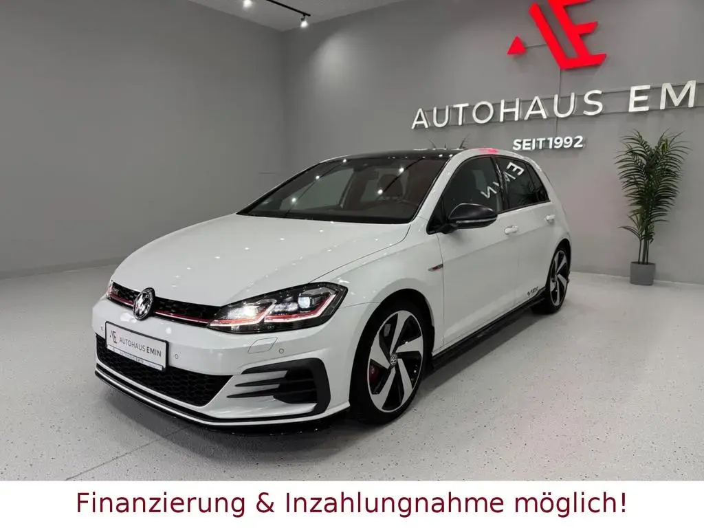 Main__Slider__Photo:Volkswagen Golf VII GTI TCR *AKRAPOVIC,LED,VOLL SCHECKHEFT* 03/2020-1