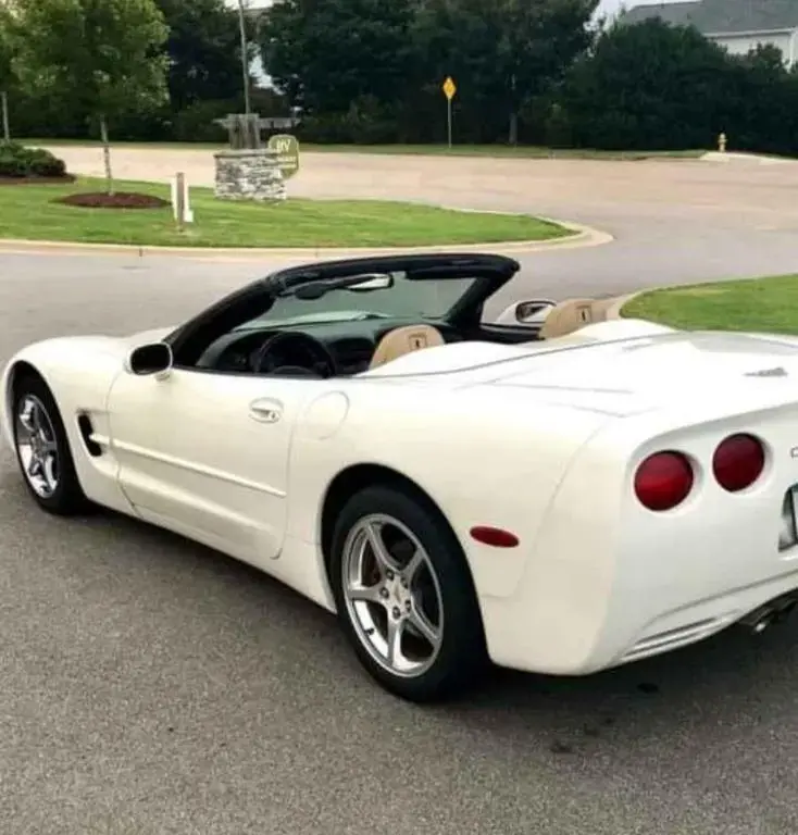 Main__Slider__Photo:Chevrolet Other Corvette c5 50º anniversario 01/2003-1