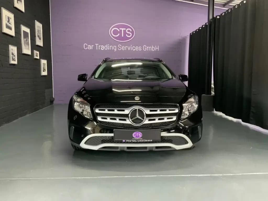 Main__Slider__Photo:Mercedes-Benz GLA 180 GLA / Business Paket 10/2019-0