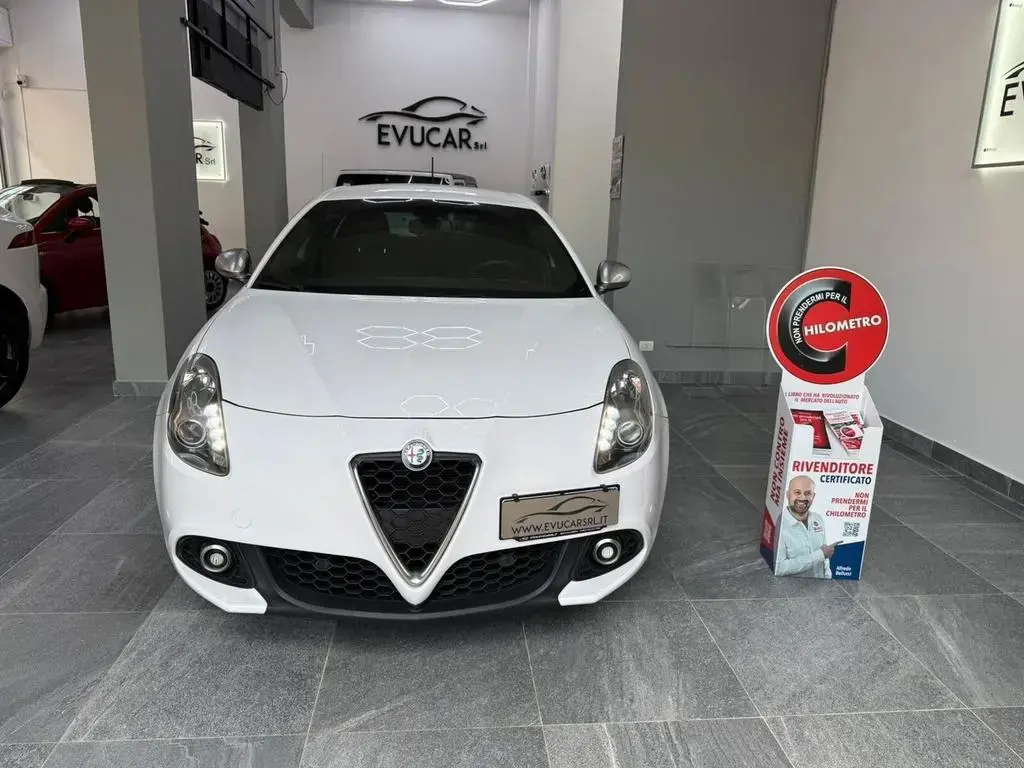 Main__Slider__Photo:Alfa Romeo Giulietta 1.6 JTDm 120 CV Super 12/2018-1