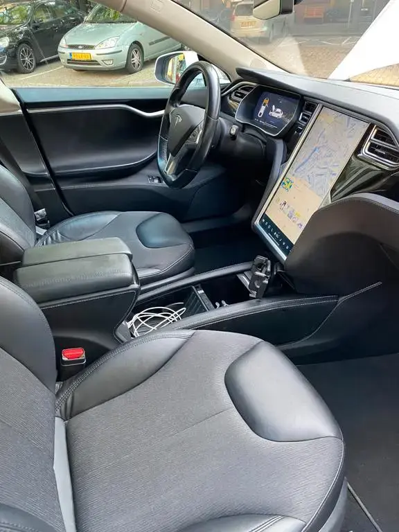Main__Slider__Photo:Tesla Model S 85 - AP beta1, Spotify premium, CCS 12/2014-1