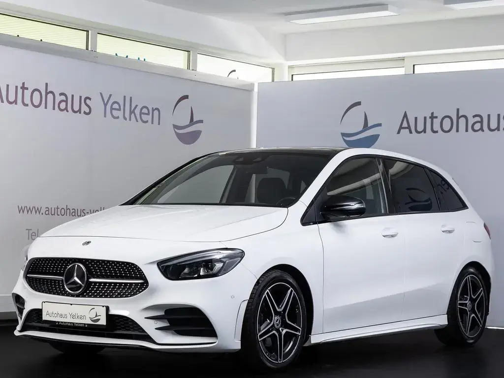 Main__Slider__Photo:Mercedes-Benz B 200 AMG-LINE *LED*PANO*DISTR*HUD*AHK*360° 02/2019-1