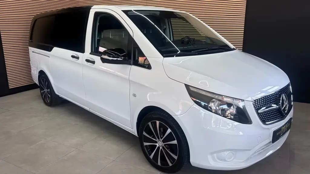 Main__Slider__Photo:Mercedes-Benz Vito 110 CDI lang Bestattungswagen 03/2021-0