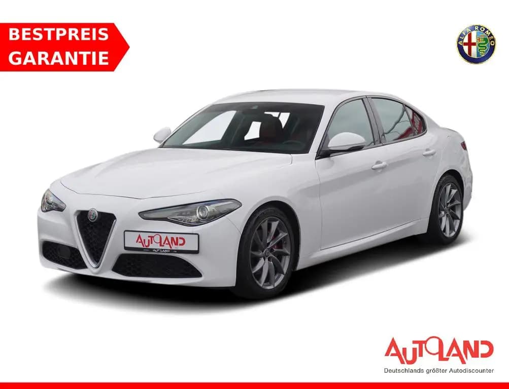 Main__Slider__Photo:Alfa Romeo Giulia 2.2 Super LED Navi Tempomat PDC Klimaaut. 03/2017-0