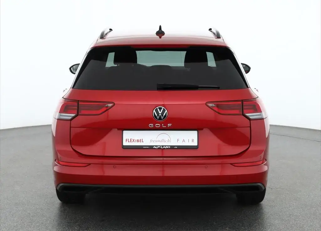 Main__Slider__Photo:Volkswagen Golf VIII Variant 1.0 eTSI Life Standheizung ACC 01/2022-1