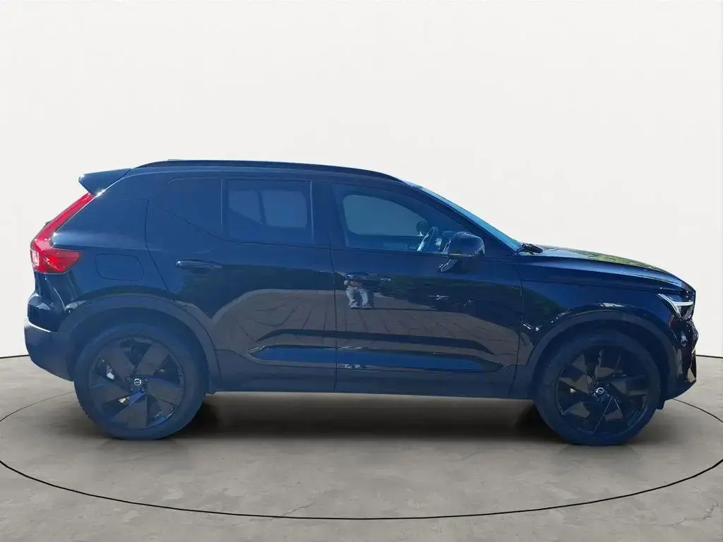 Main__Slider__Photo:Volvo XC40 B3 Black Edition Plus 360° PANO AHK LED 20" 04/2025-1